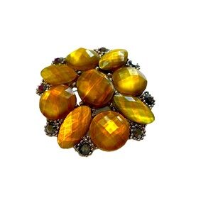 Vintage beaded brooch. EUC